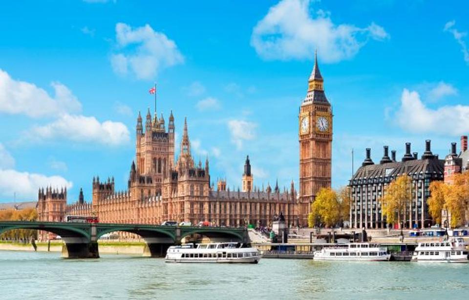 Top 10 Airbnb Markets in the UK in 2025