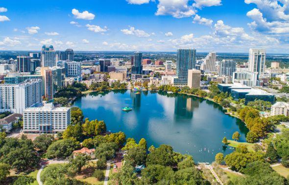 Home to Walt Disney World Resort and Universal Studios, Orlando draws over 70 million visitors annually, many of whom are families seeking home-like, flexible accommodations close to the parks.