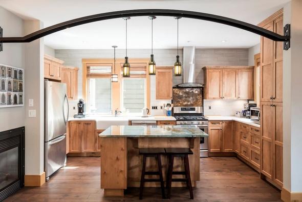 Cultus Lake, Lifty Life VRBO