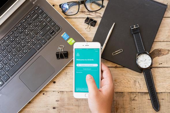 What Are The Common Difficulties Airbnb Hosts with Multiple Accounts and Listings Encounter?