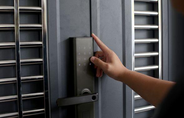 Arrivals and departures are often among the most time-consuming tasks for hosts in the Airbnb business, yet they shape the first and last impression of a stay.