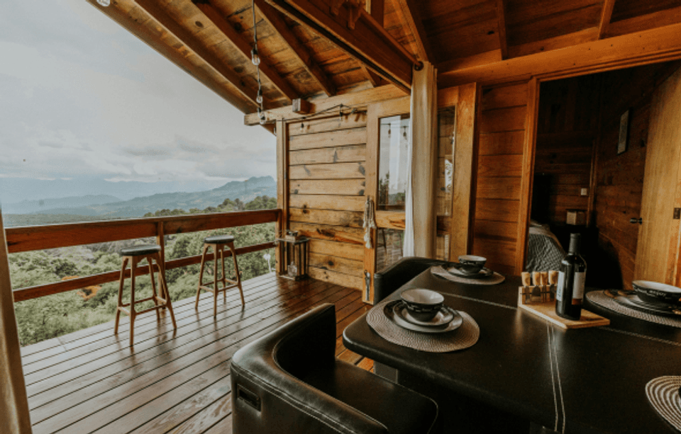 Summer 2025 Report: How 40% of Short-Term Rental Operators Boosted Occupancy and Rates