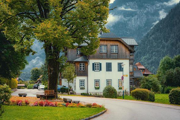 Driveways are the first parts of a home that guests encounter. Imagine your guests arrive at your Airbnb property after a long flight, they can either be greeted with a weedy driveway or a clean one - what would you prefer?
