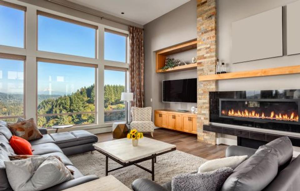 What Are the Differences Between a Channel Manager and PMS?