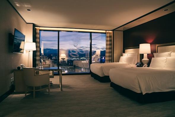 For high-end rentals and guests arriving at all hours, providing 24/7 support is crucial. Continuous communication ensures a seamless check-in experience and high guest satisfaction, which is vital for securing positive reviews and maintaining a premium reputation.