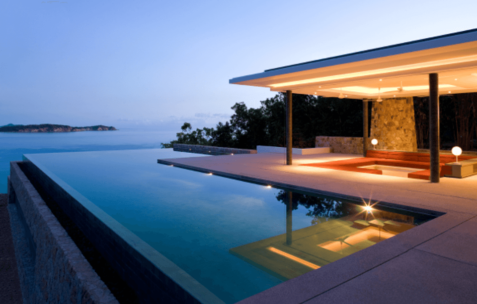 How to Analyze Airbnb Guest Feedback with AI Tools