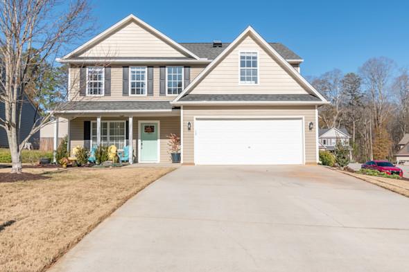 Take into account close-by at.tractions such as beach, town, or even business or university institutions that specify the type of guests in the neighborhood will attract which in turn help decide the price you set for your vacation rental