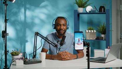 Social Media Influencers in the Short-Term Rental Industry to Follow 